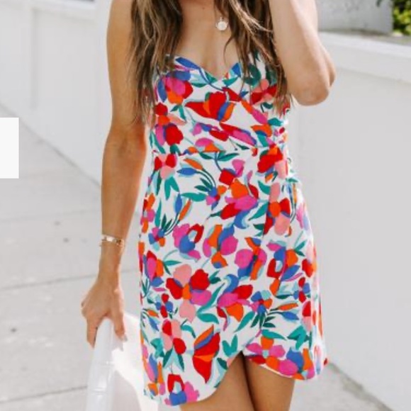 The Impeccable Pig Dresses & Skirts - The Impeccable Pig strapless flower print dress. S